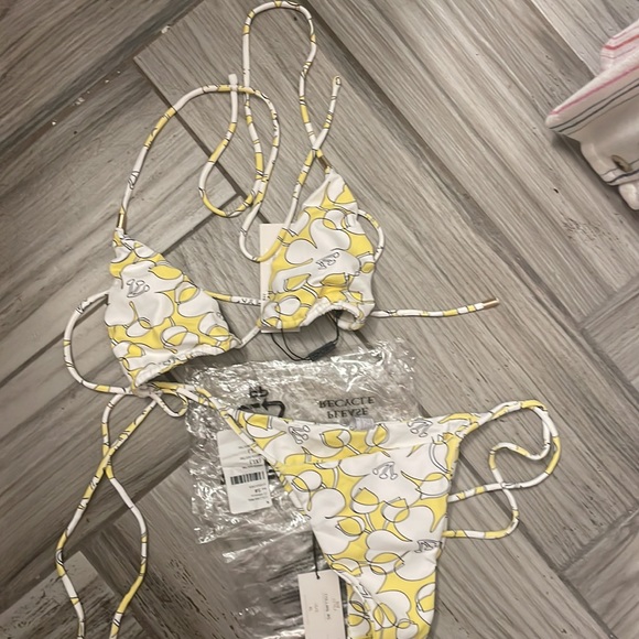 INDAH ❤️‍🔥 COLLINS BIKINI SET IN HIBISCUS NWT SIZE XL - Picture 8 of 10